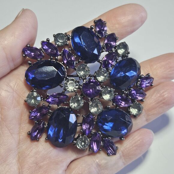 **Final Sale** Dark Silver Tone Purple Blue Gray Rhinestone Brooch - Picture 1 of 9
